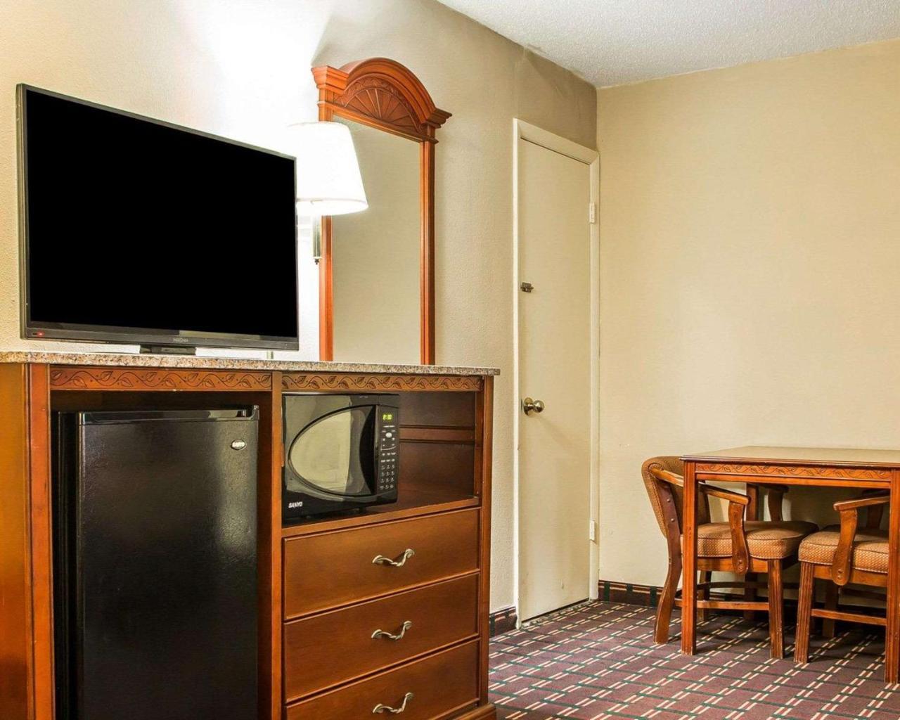 Rodeway Inn Montpelier Екстер'єр фото